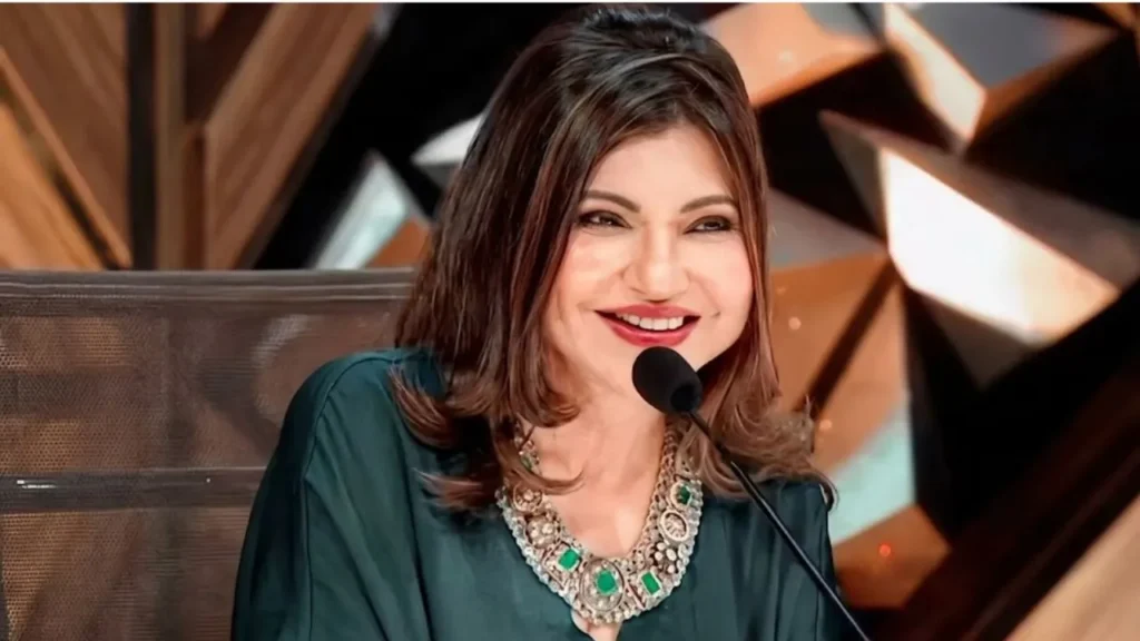 Playback singer Alka Yagnik receiving the prestigious Padma Bhushan award from President Droupadi Murmu.